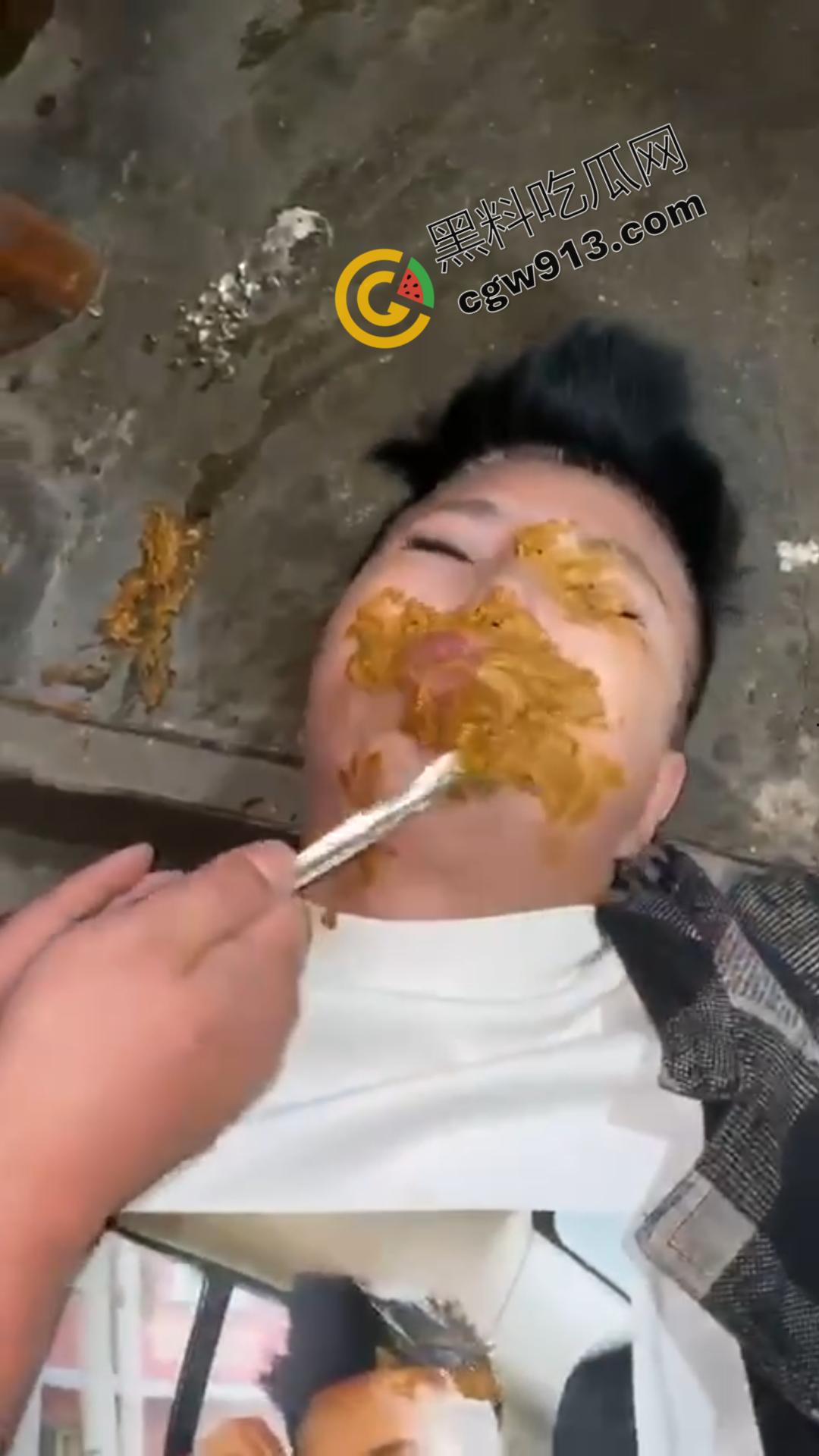 山西大同快手网红【安仁】吃屎直播：恶心至极，流量至上，恶心行为震惊万千网友-12