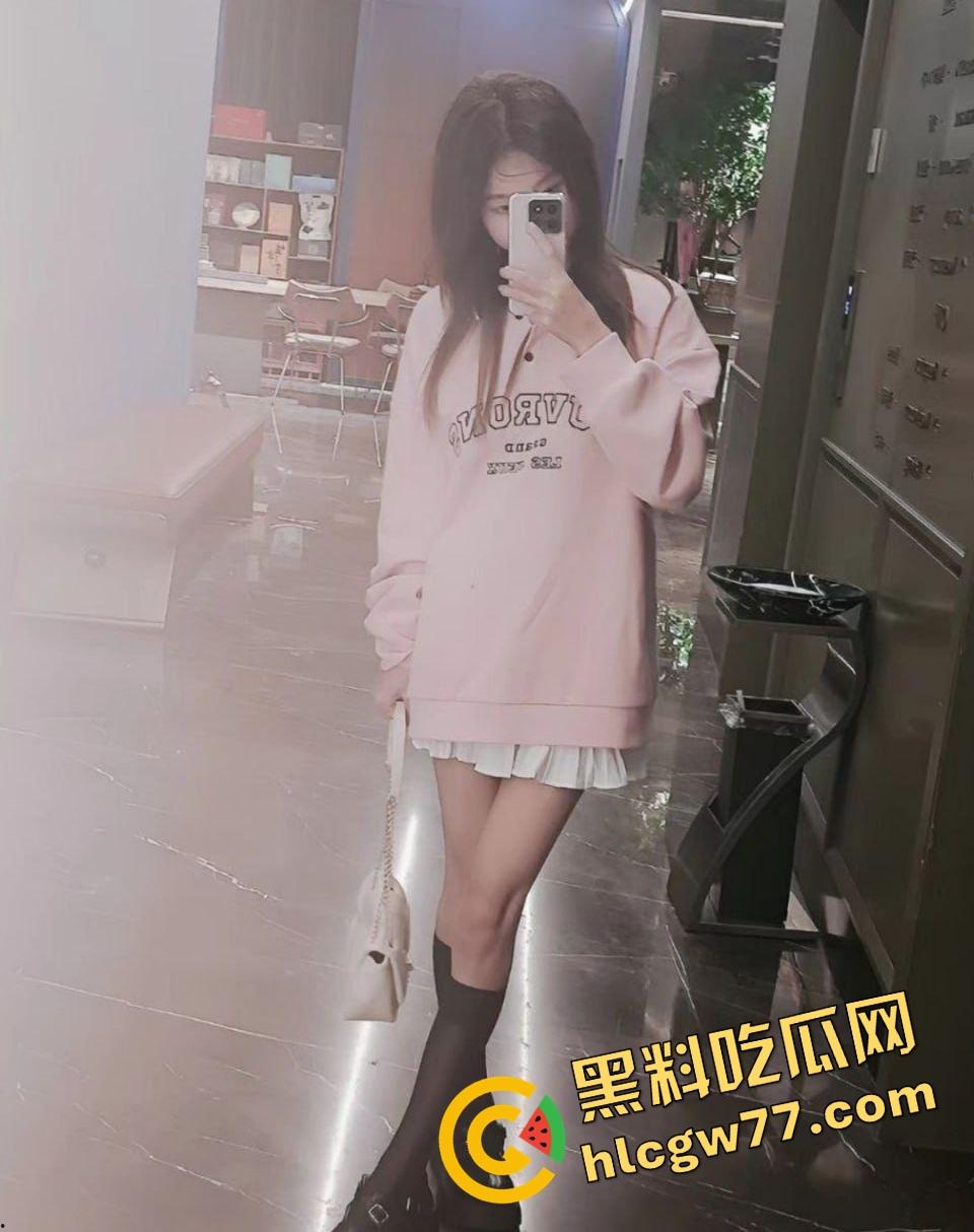 湖北颜值小妹『林邵玉』体型销魂，三点粉嫩骚得像刚开苞，前男友当炮拍，闺蜜手一抖成全网公放！-2