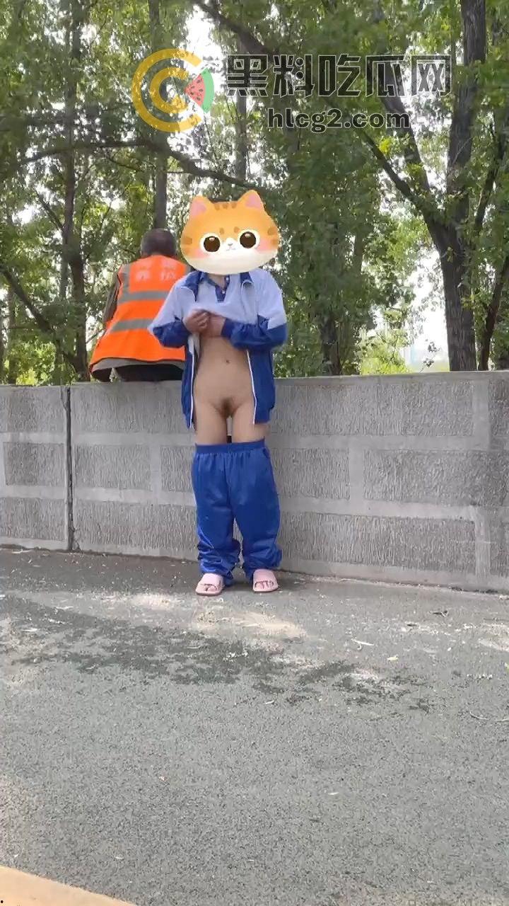 05软萌小萝莉「苏苏」，最爱户外露出狂欢，娇嫩少女变身极致母狗，真是反差萌到极致-5