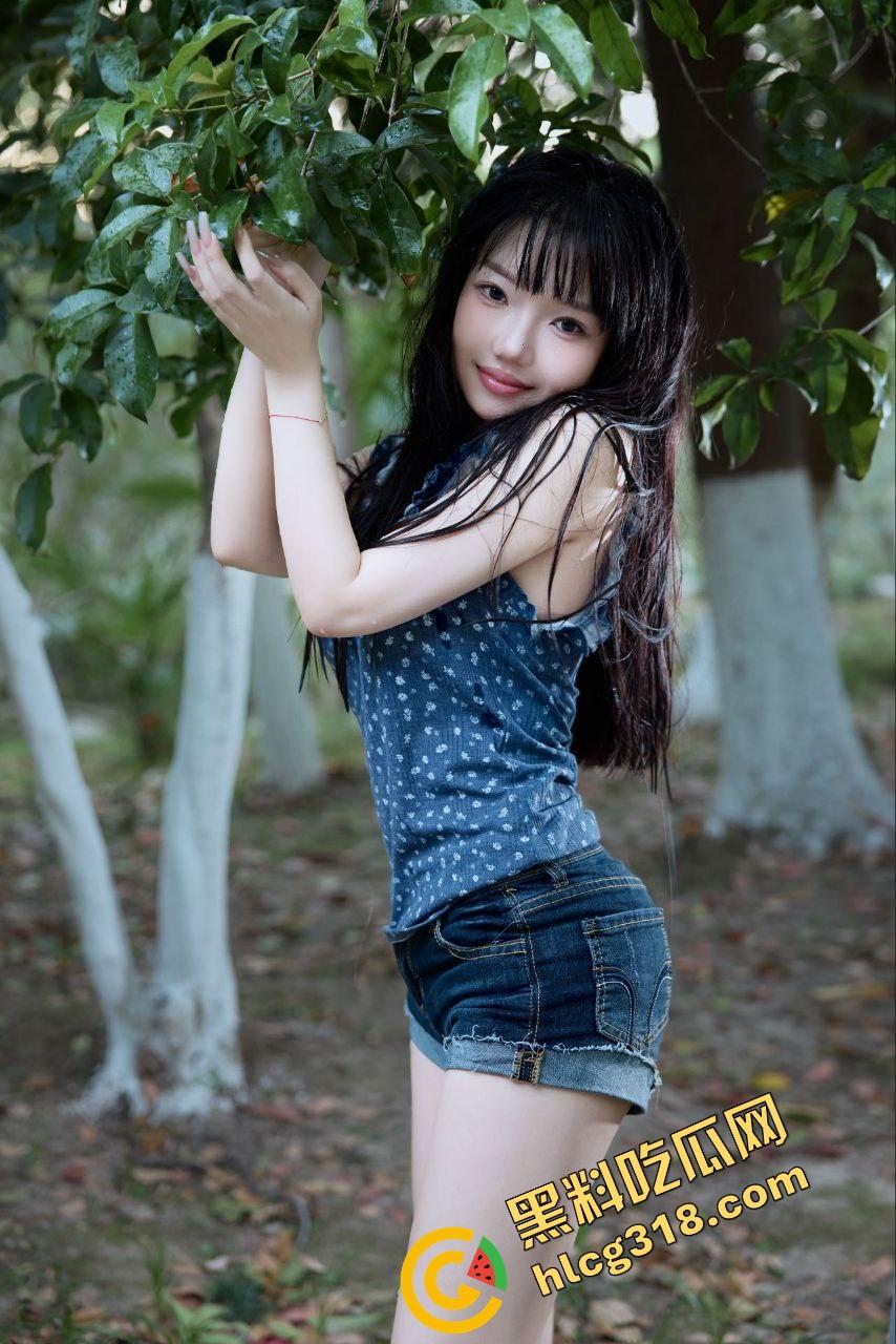 南昌服装店老板娘『孙璐』蜜桃臀母狗桌上被调教，贱样子全出来了，好屁股必须后入爆操才带劲！-3