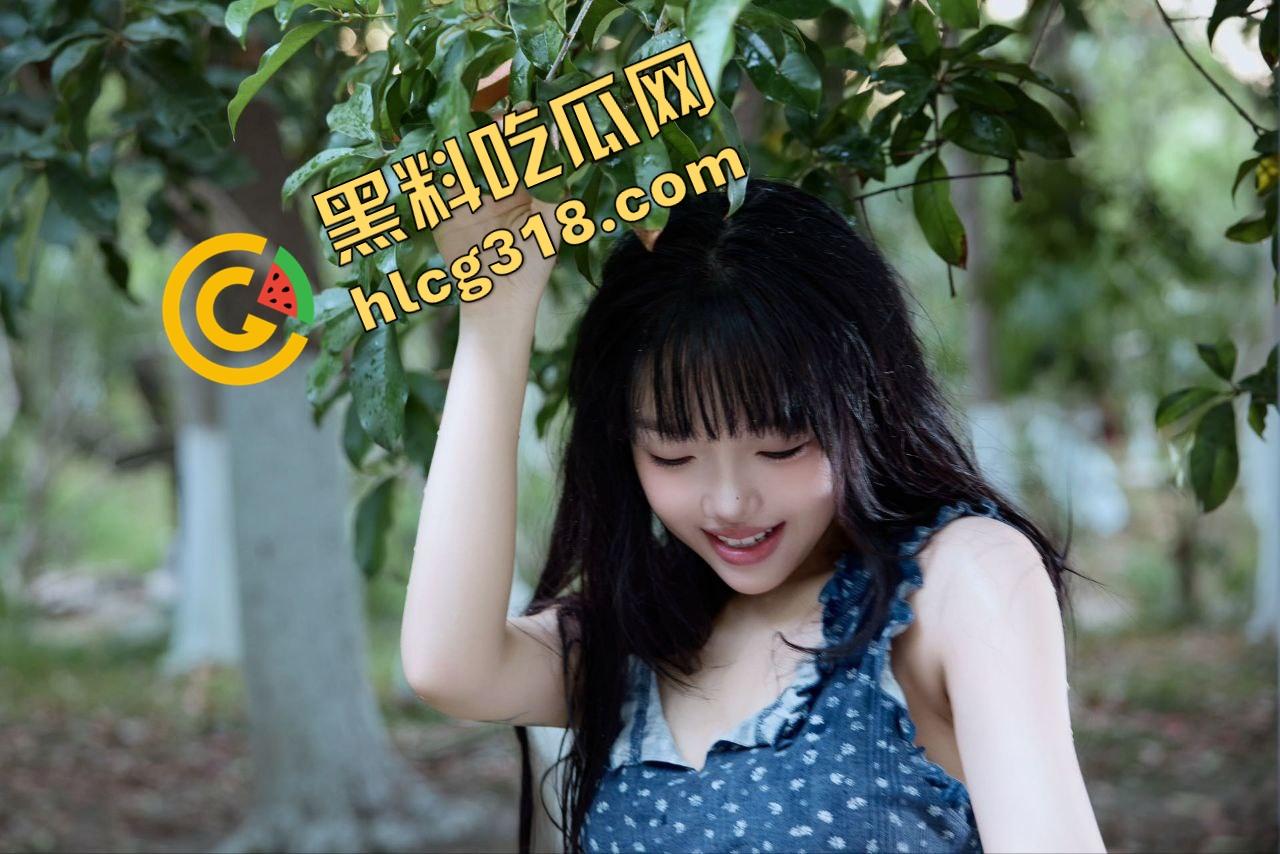 南昌服装店老板娘『孙璐』蜜桃臀母狗桌上被调教，贱样子全出来了，好屁股必须后入爆操才带劲！-4