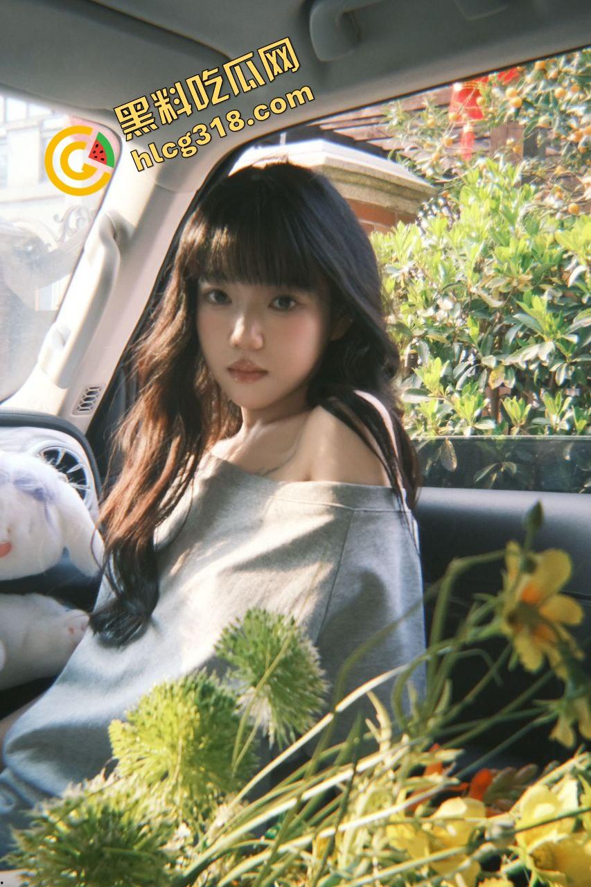 南昌服装店老板娘『孙璐』蜜桃臀母狗桌上被调教，贱样子全出来了，好屁股必须后入爆操才带劲！-8