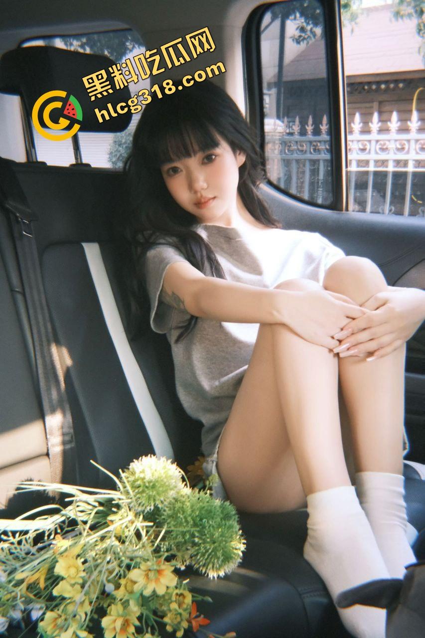 南昌服装店老板娘『孙璐』蜜桃臀母狗桌上被调教，贱样子全出来了，好屁股必须后入爆操才带劲！-9