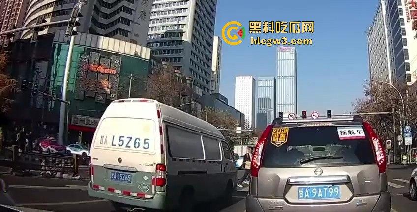 甘肃兰州城关区男子驾车撞伤行人后逃逸 接着又撞伤三人，疯狂逃亡路上再造惨剧！-5