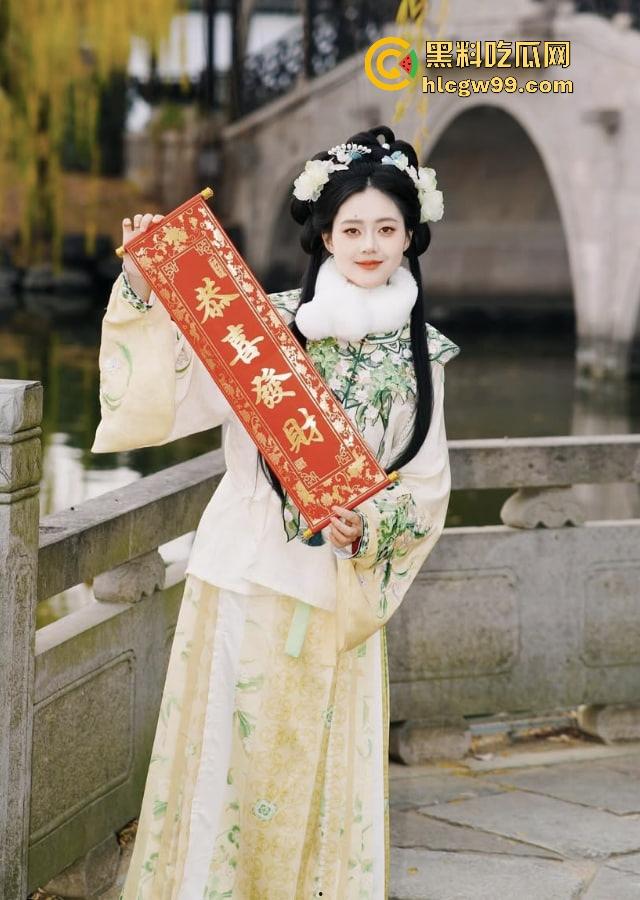 美国加州艺术学院中国留学生『庄梦涵』 被白人虐待杀害 生前是个福利姬流出大量私拍 现被虐杀也是可怜！-4