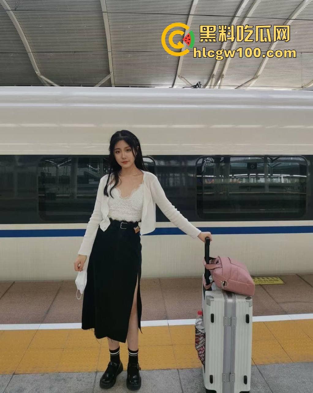 跨年第一撸正式开战 白皙美女手法大比拼 拉丝口水润滑上线 妹子刚做完美甲的手代打飞机比你自己还懂鸡儿！-4