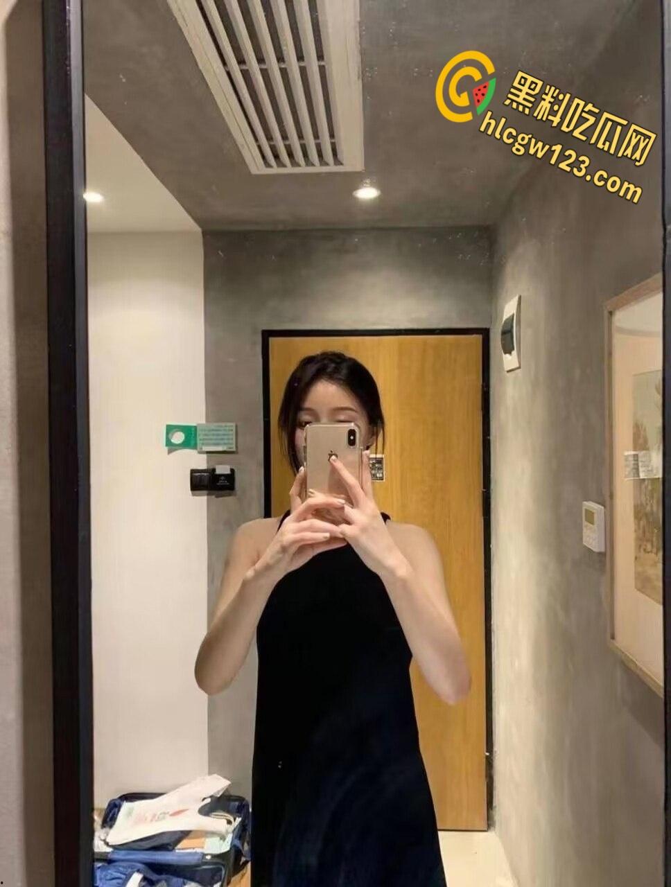 人前校花人后母狗【刘恩畅】，开档黑丝车内爆干，粉嫩白虎太诱人了 !-2