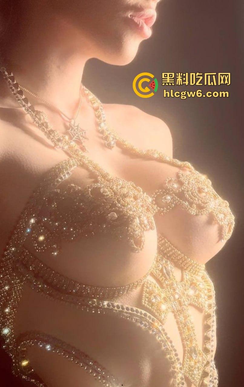 极品巨乳自拍视频外泄！大胆自嗨自慰骚姿势，全程高能让人看了欲罢不能！-8