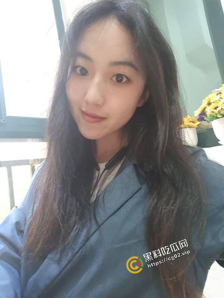 兰州西花苑地区幼儿园 吴心怡 勾引学生家长想当小三 绿帽男友投稿性爱视频曝光骚货 怼脸拍摄实锤-3