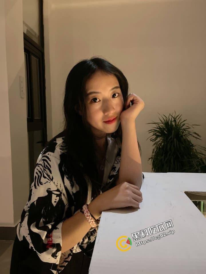 兰州西花苑地区幼儿园 吴心怡 勾引学生家长想当小三 绿帽男友投稿性爱视频曝光骚货 怼脸拍摄实锤-4