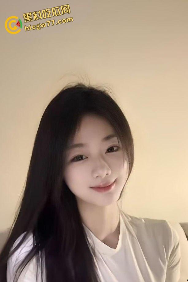 抖音【ibb】火辣写真炸屏!纹身尤物揉胸老头衫,翘臀浪叫骚翻全网!-3