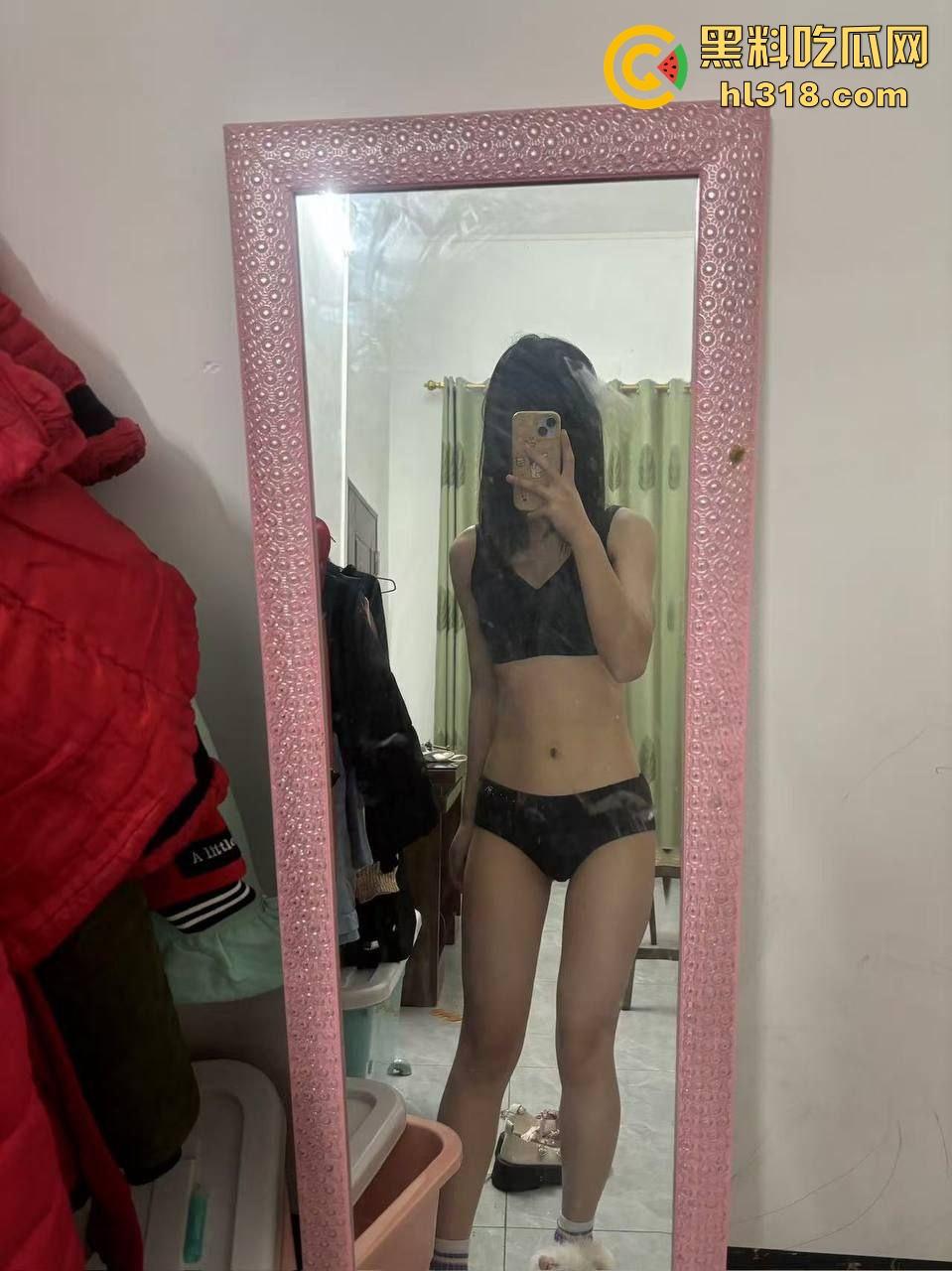 泉州职业学院乖巧学妹【陈爱婷】网调视频被渣男外泄 ,逼脸同框高清自拍,纯情少女沦为黄网贴吧红人!-4