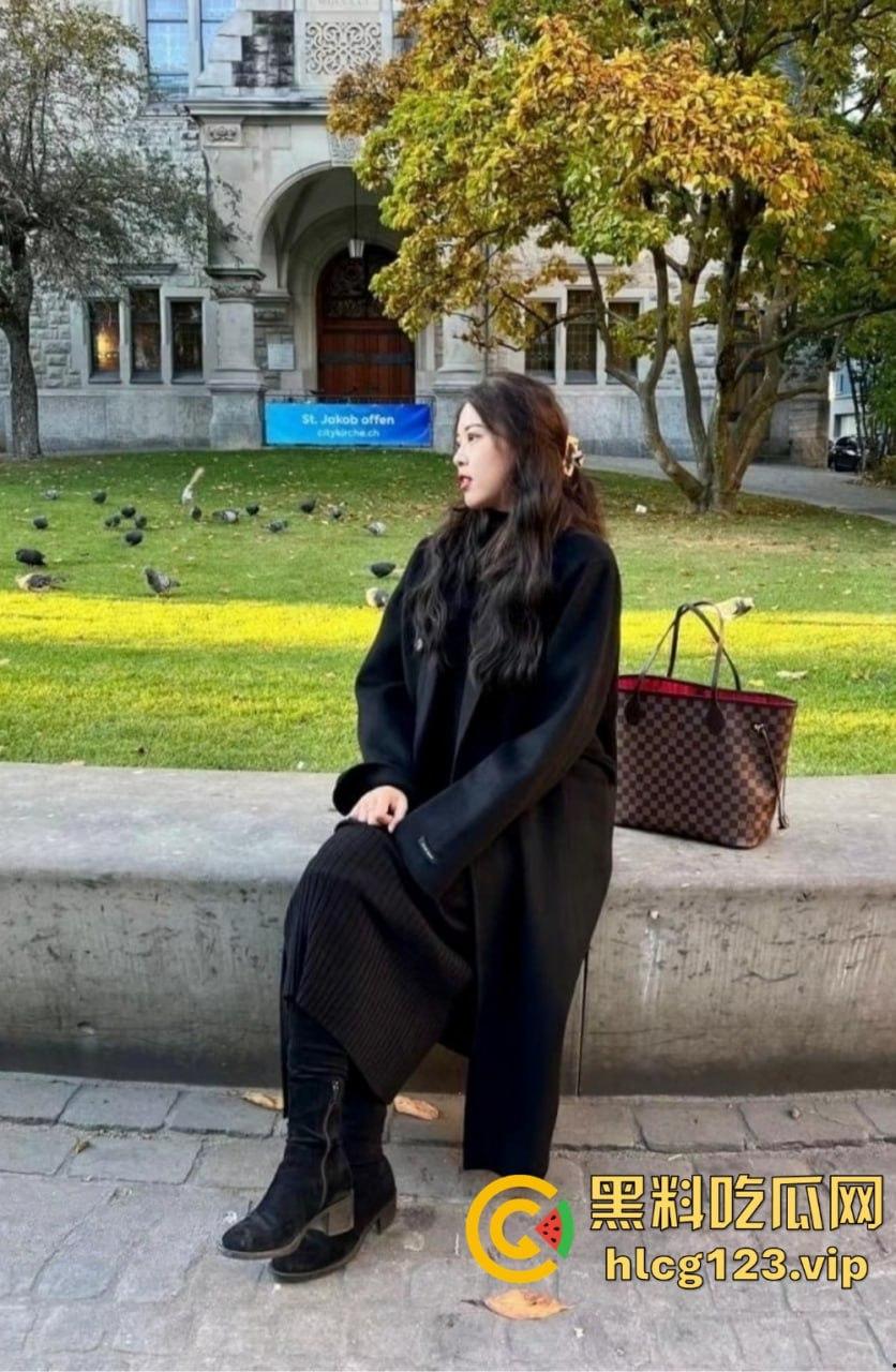 搭讪大神搞定复旦女博士！外表端庄，见到大鸡巴直接含嘴里，酒店里浪叫不停！-1