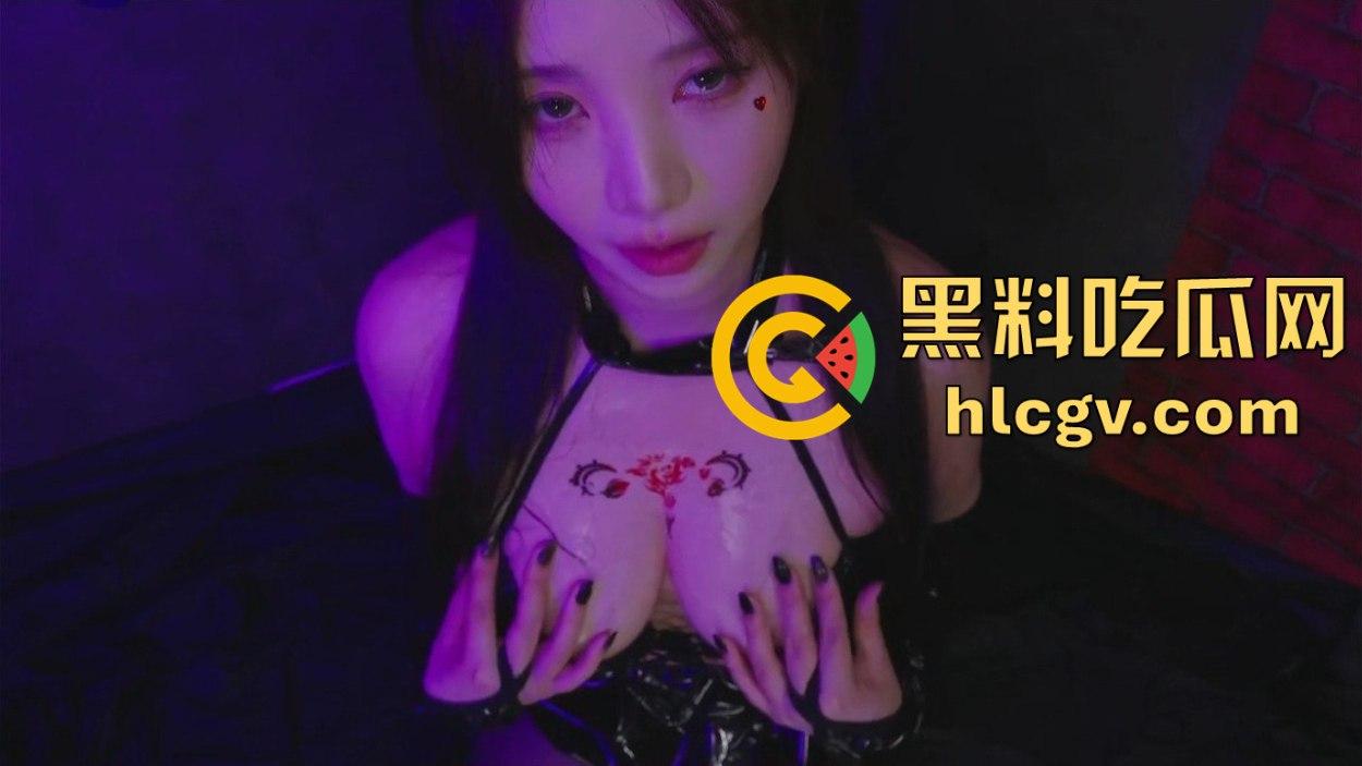 万圣节韩国ASMR女神大战欧美胸巫！究竟谁能让你射爆？口技vs摩擦让你耳朵怀孕，带耳机好好放松！-7