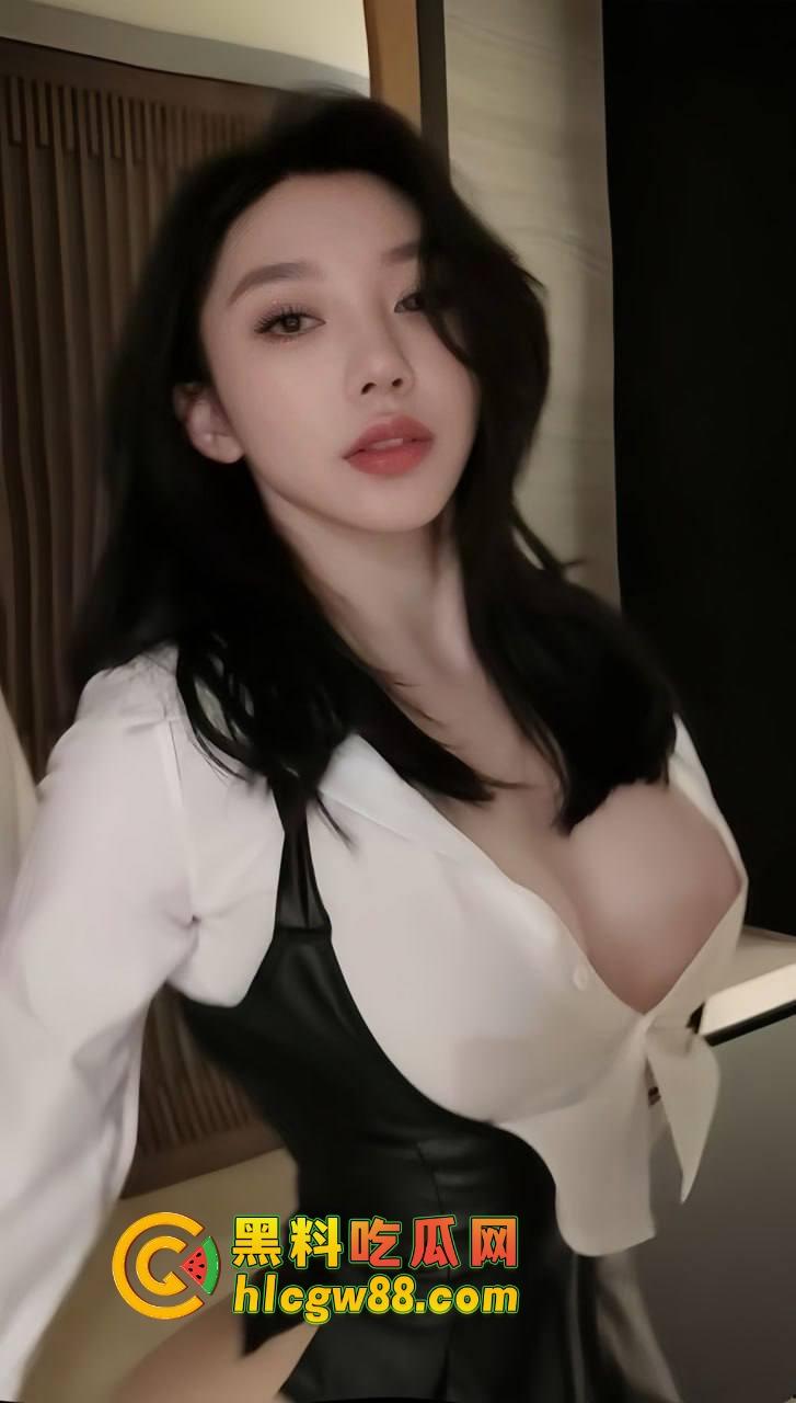 抖音『教母Eliy 』狂割小仙女韭菜,直播喊女性独立,线下给金主做舔狗被操得蜜桃臀狂颤,这双标真6!-4