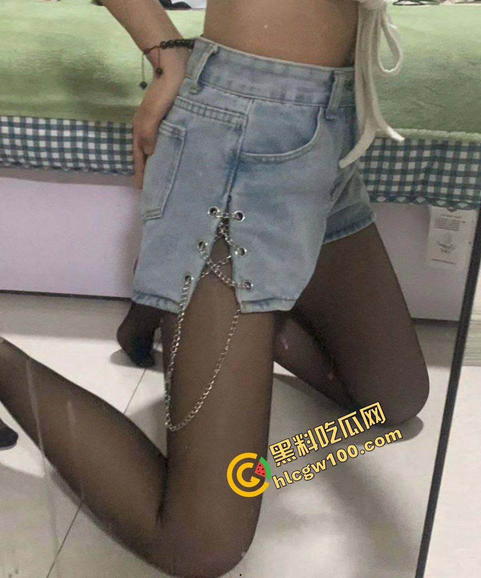 云南文化艺术职业反差飒姐【姚雅雯】甜御少女秒变母狗炮架,男友家后入爆操骚逼!独家曝光流出!-4