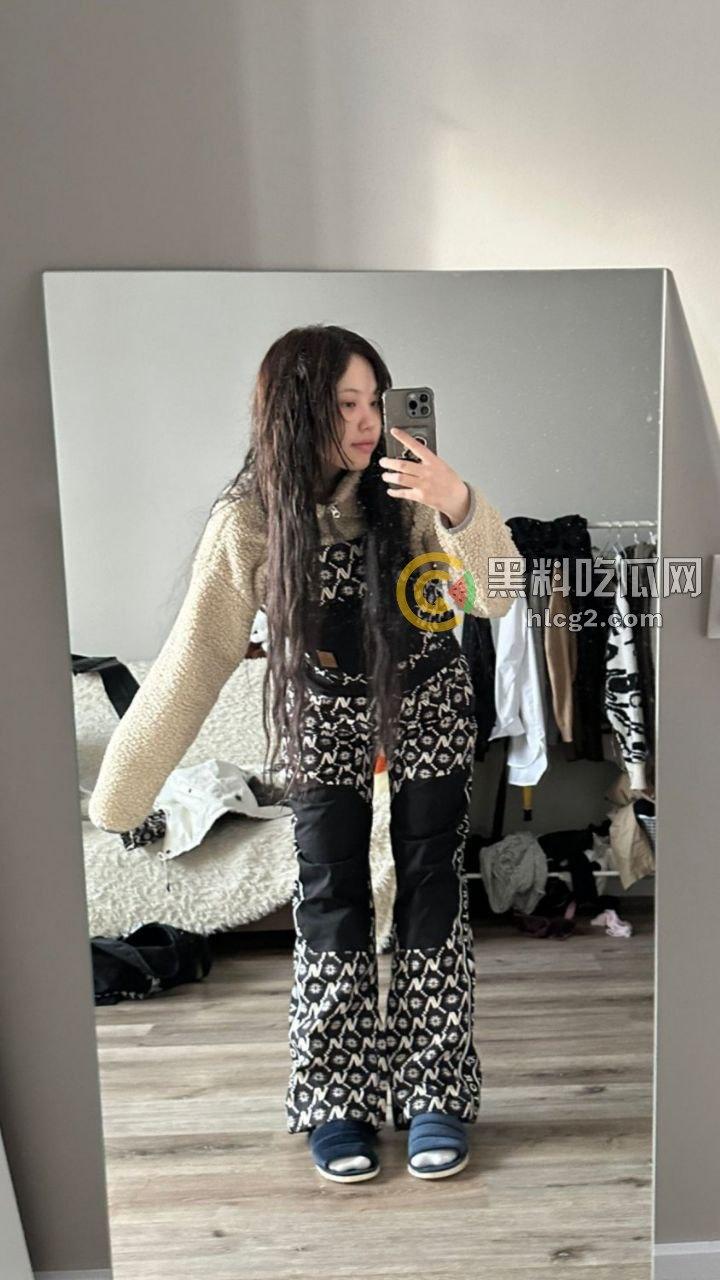 顶级颜值反差婊「皮利珊」私拍泄密,火辣自拍生活照被摄影师曝光!-1