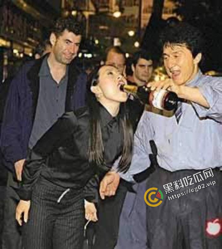 章子怡汪峰 宣布离婚 回顾下章子怡经典事件 沙滩裸晒被老外男友不停抠逼 和 影视激情床戏合集-6