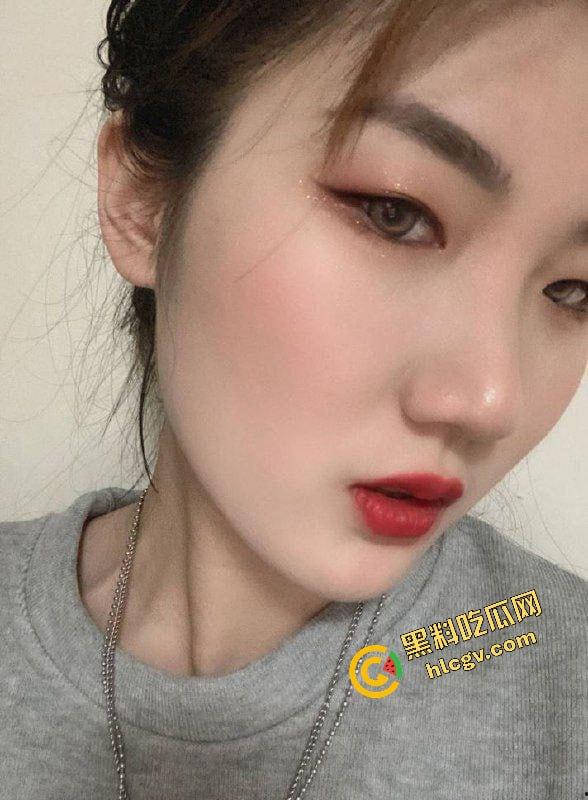 贵州遵义医科大学反差女大『唐艳梅』脸长得骚床上更骚 校外约炮单男赚钱 独家曝光流出！-4