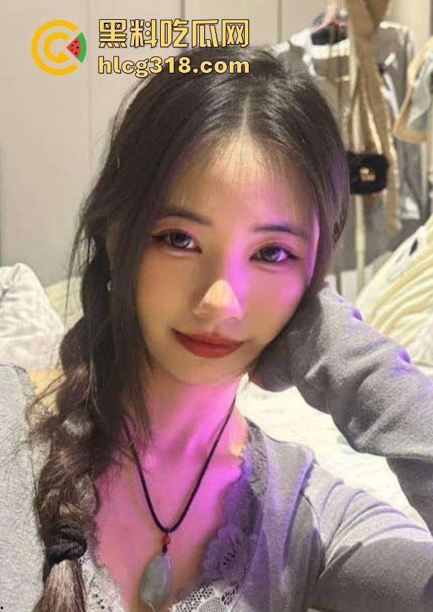 极品舞蹈模特【刘慧慧】约炮视频流出 酒吧骚舞身段撩人全场焦点 私下金主专属母狗 口交骑乘榨精淫叫不断！-1