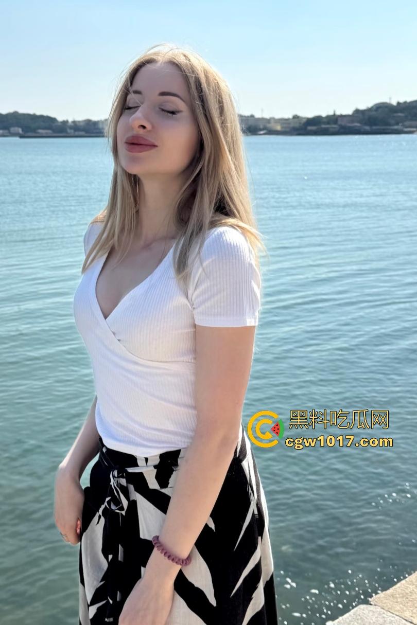 邪恶之家【PerverseFamily】重口颜料灌肠,变态女神屁眼喷彩虹颜料,美穴再灌颜料被大棒猛轰流料汁!-1