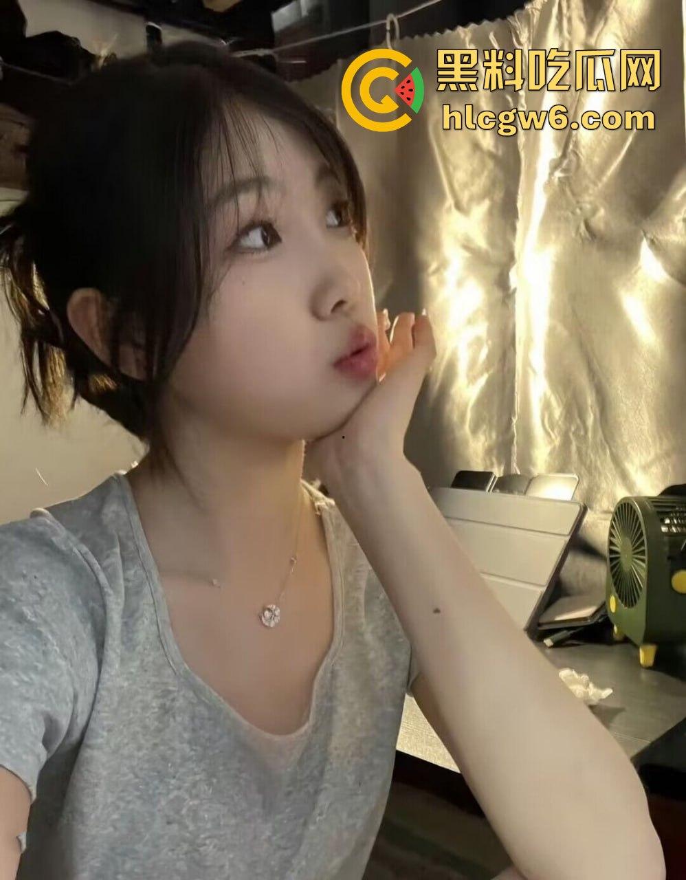 女子灌醉闺蜜给男友当鸡吧套子 摁头深喉撸管当飞机杯 闺蜜喝得烂醉还被内射 这才最佳好老婆！-1