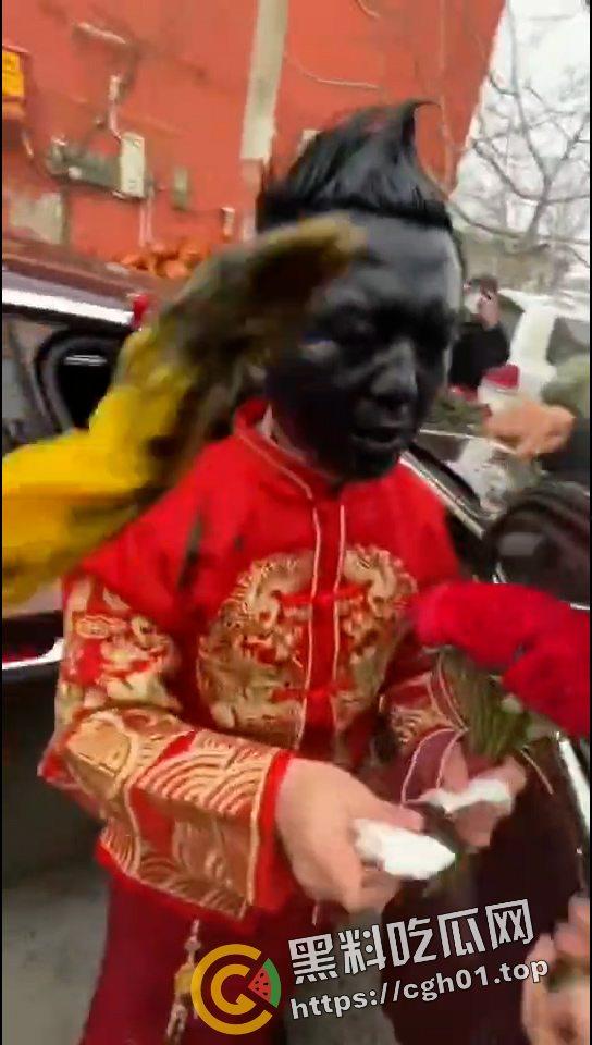 婚闹合集!打人 绑人都是小儿科 现场吃新郎大屌 伴娘奶子都要被捏烂了!-9