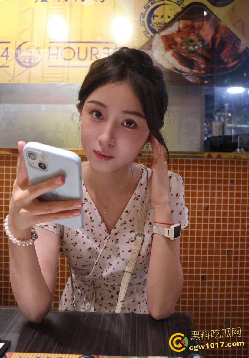 黑龙江高颜值反差婊【赵丽娜】被金主调教成母狗，黑丝乳夹跪爬深喉吞精画面骚到极致！-2