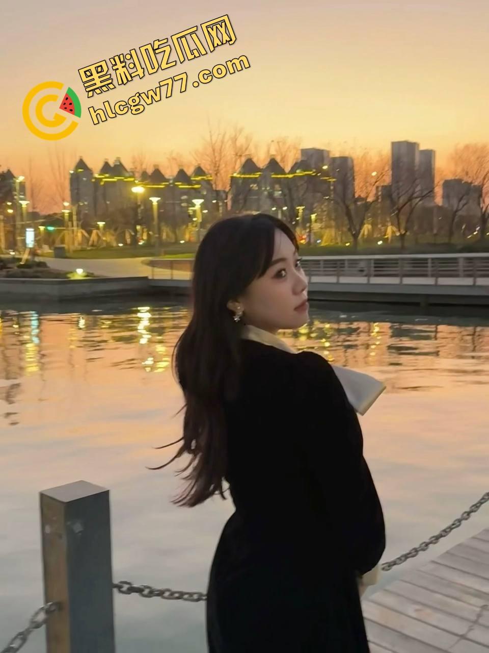 云南富宁极品野鸡『罗腼』痴迷3P想玩三洞塞满，回老家前骚话满天飞，想试试看双跳蛋爆穴通肠！-2