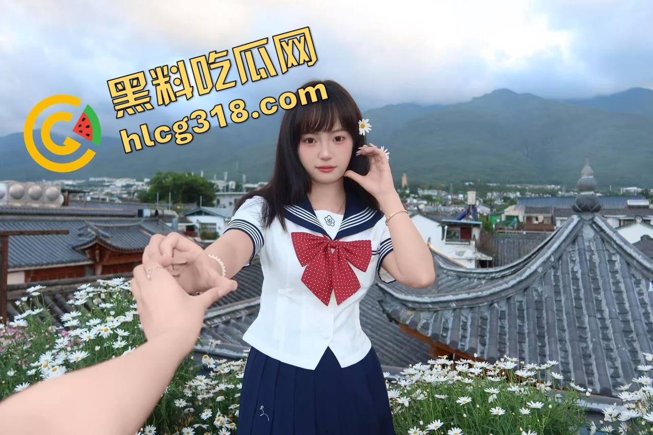 人妻旗袍小骚逼独自在家抠到喷水，爆操后床单成河，白虎鲍夹屌叫到破音，这种骚逼撸一发不亏！-6