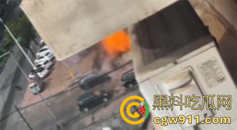 山东烟台燃气管道泄露，福山区北三路汇福街，因施工导致燃气管道破裂，现场大火冲天！-5