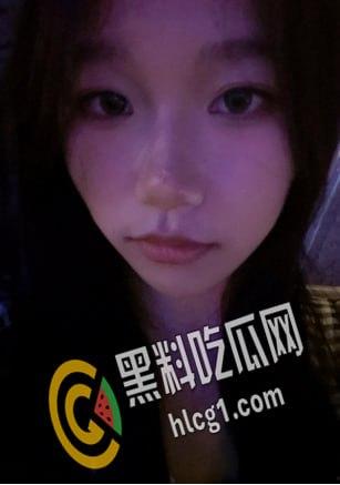 抖音快手几十万粉丝网红 太子妃 高中生时期自拍流出 丰满的奶子粉嫩的鲍鱼很骚气 老弟太正点了！-17