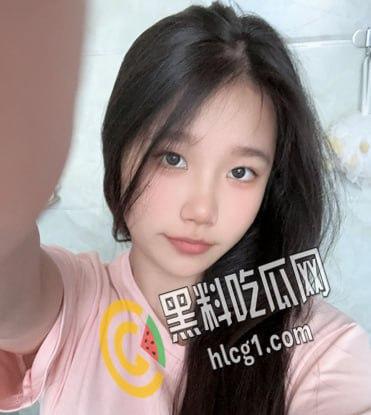 抖音快手几十万粉丝网红 太子妃 高中生时期自拍流出 丰满的奶子粉嫩的鲍鱼很骚气 老弟太正点了！-21