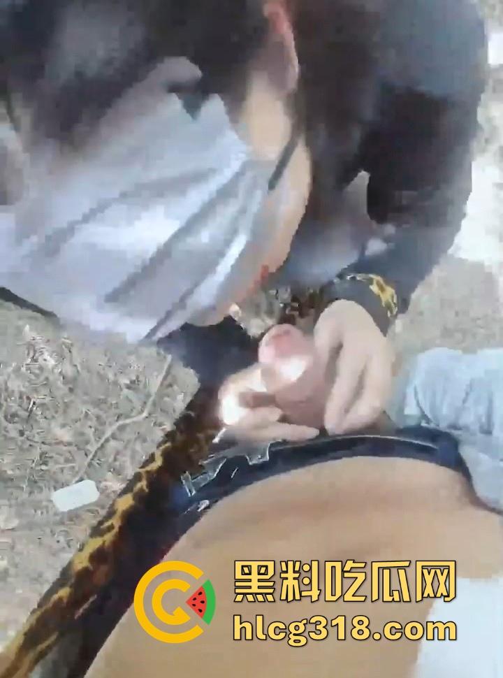 海角乱伦，跟钟情户外运动的婶婶去登山，山体60度斜坡操逼，后入式打桩猛插内射！-4