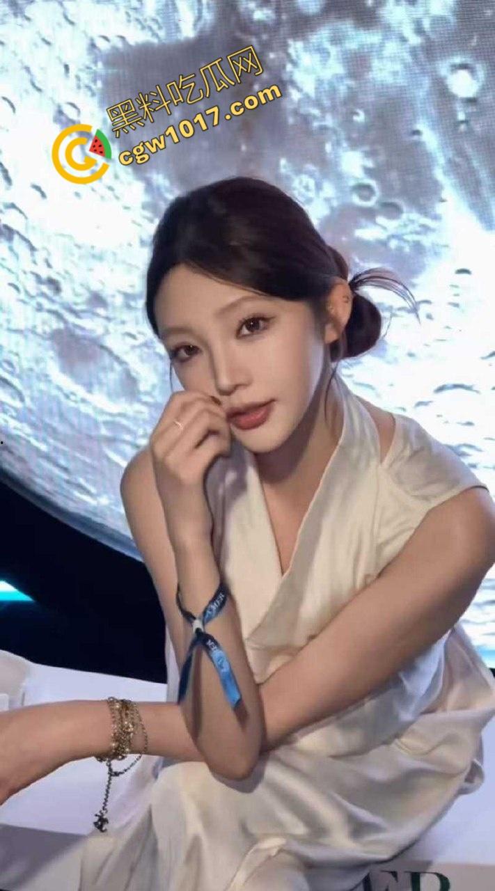 王思聪前女友【慎婕】秘密曝光，被前任【树一】怒斥出轨闺蜜前男友，约炮身染性病，性爱视频全网疯传！-2