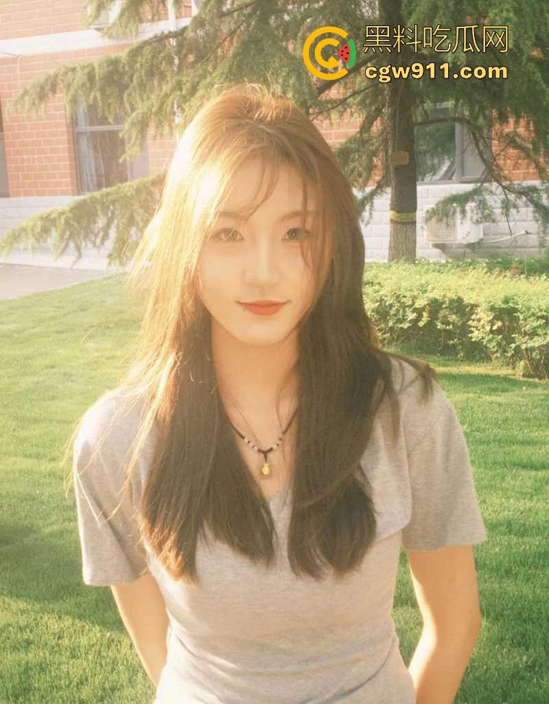 河北科技职院【李依然】颜值超美的女孩，玩的相当淫骚，揉捏大奶秀剃毛小穴，插肛塞自慰，淫水声细碎撩耳！-4