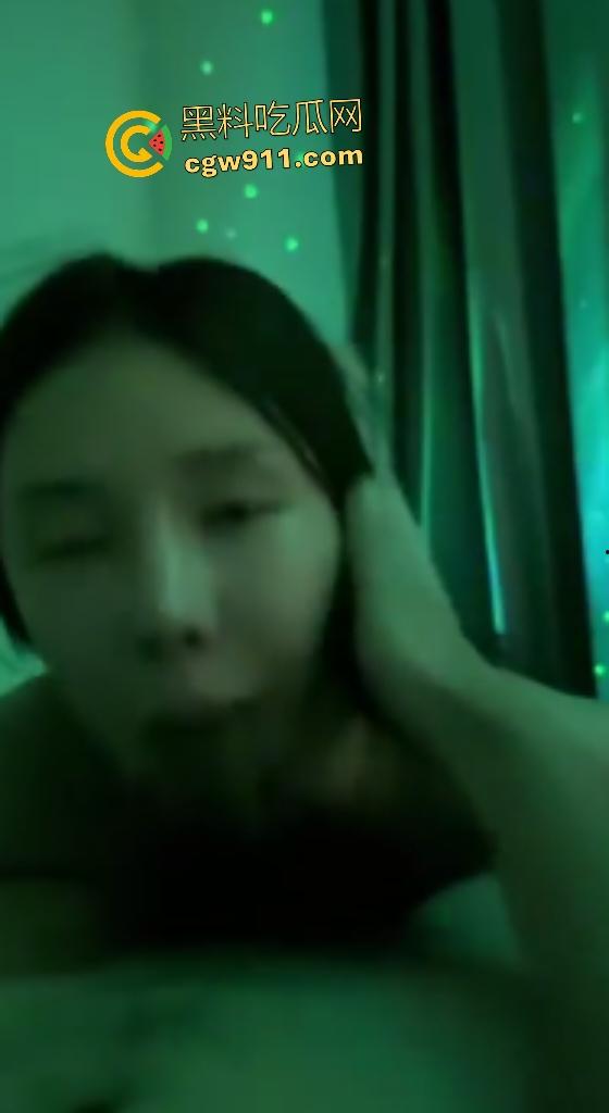 留学女神【周丽珊】柬埔寨接单遭园区绑架勒索10万美金，卖淫变肉票，还没草上B的金主只能看视频回顾！-4