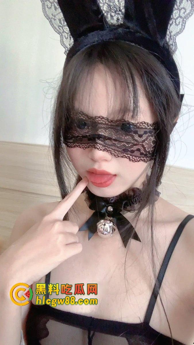 长沙06女高反差天赋异禀得母狗『蓝婷婷』学业不行活儿却全通，金主的爱宠，眼里只有主人！-9