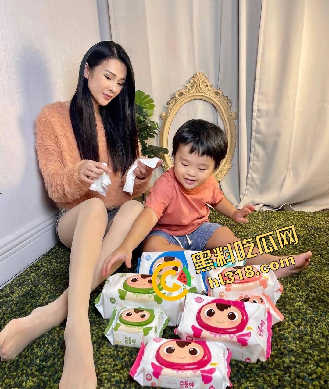 重庆34岁保姆『刘晓琳』带娃做饭都不算啥，黑丝肉丝做爱play姿势花样百出，熟妇味把人拿捏了！-19