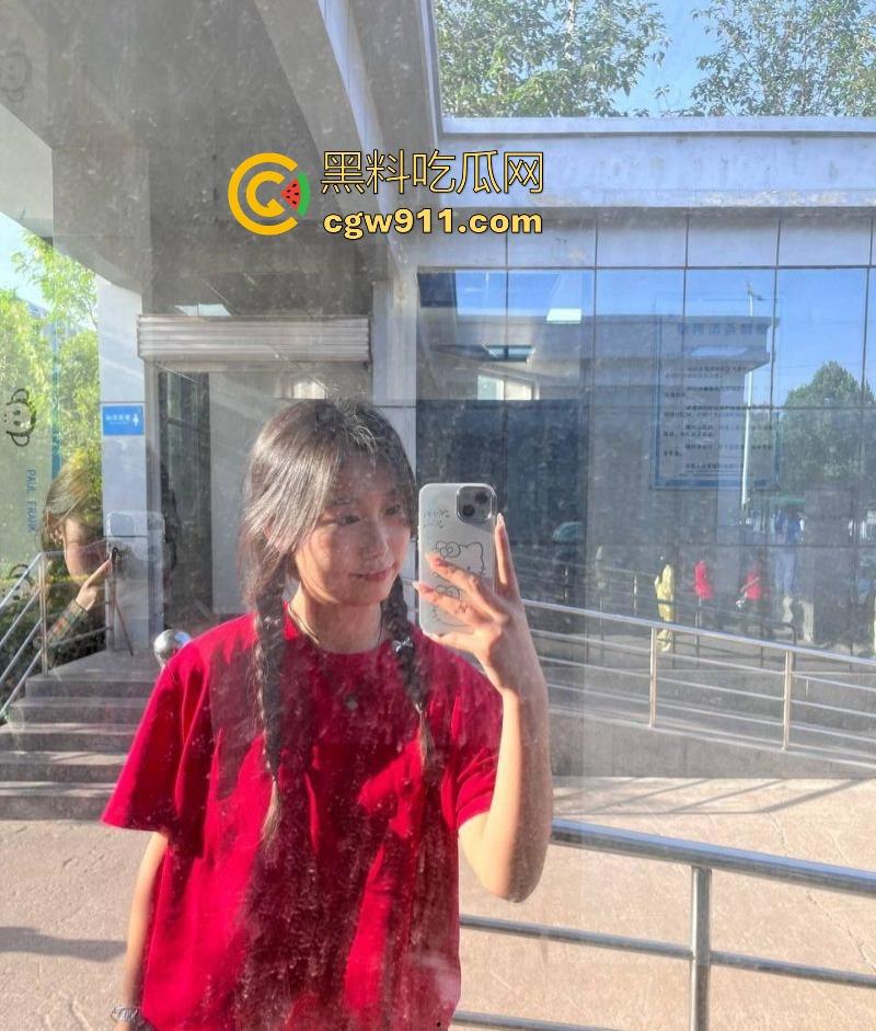 不是哥们！早知道这样我也玩原神啊！涉世未深清纯少女线下被游戏搭子后入猛操，小编现在就去下载！-5