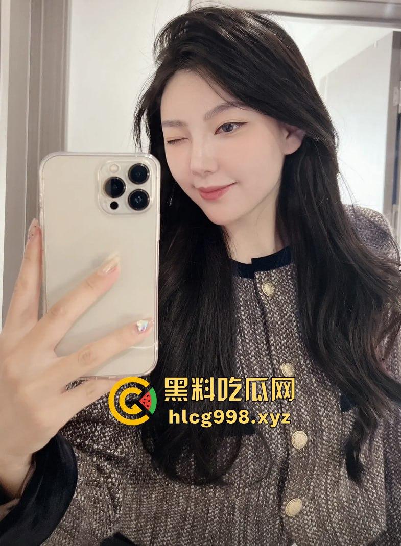 抖音1万粉丝小网红【偷走一头猪猪】！清秀女神转型黄播，啤酒瓶激情自慰，长腿裸舞跳得你直上头！-4