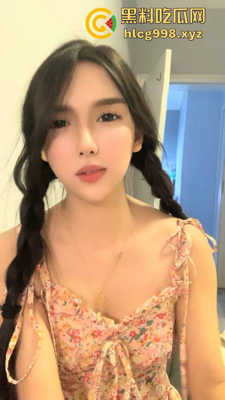 抖音1万粉丝小网红【偷走一头猪猪】！清秀女神转型黄播，啤酒瓶激情自慰，长腿裸舞跳得你直上头！-5