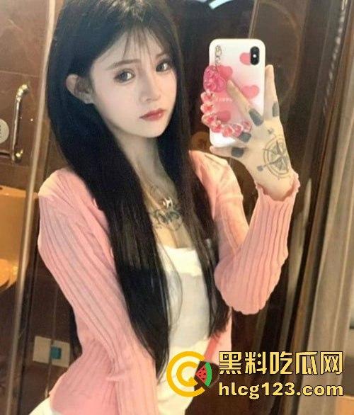 京城富二代带领车模开房大戏！多位女神级车模全裸跪地求操！花式调教让她们高潮迭起，嘴里全是求再操！-1