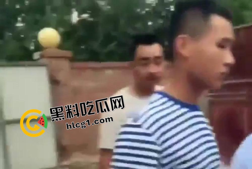 全网删帖的真战狼!东海舰队海军官兵回家探亲遭遇强拆被打 吴京来了都要连夜跑路!-3