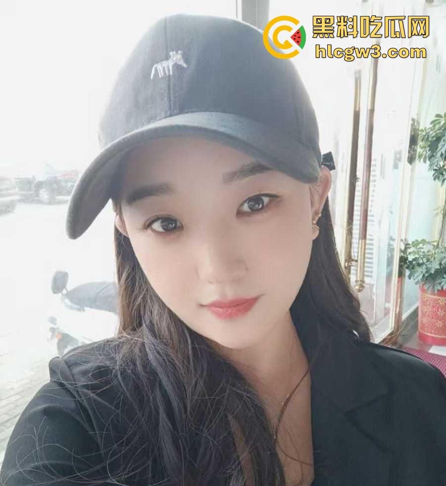 江苏连云港骚货人妻『唐凝钰』偷情视频疯传 掰腿玩各种姿势 老公不在家她带炮友翻云覆雨潮吹床单湿透！-2