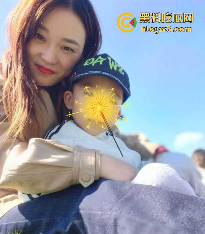 江苏连云港骚货人妻『唐凝钰』偷情视频疯传 掰腿玩各种姿势 老公不在家她带炮友翻云覆雨潮吹床单湿透！-3