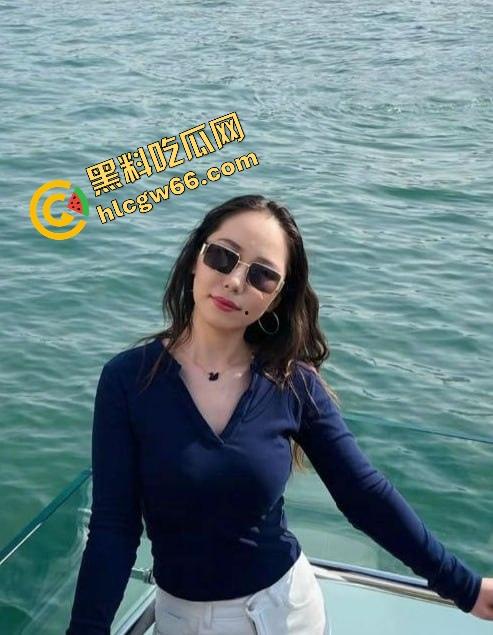 内蒙古科技大学大四学姐【拉布珠】校内公然售卖福利视频又被实锤，强行辟谣自抽嘴巴，脸打得啪啪响！-7