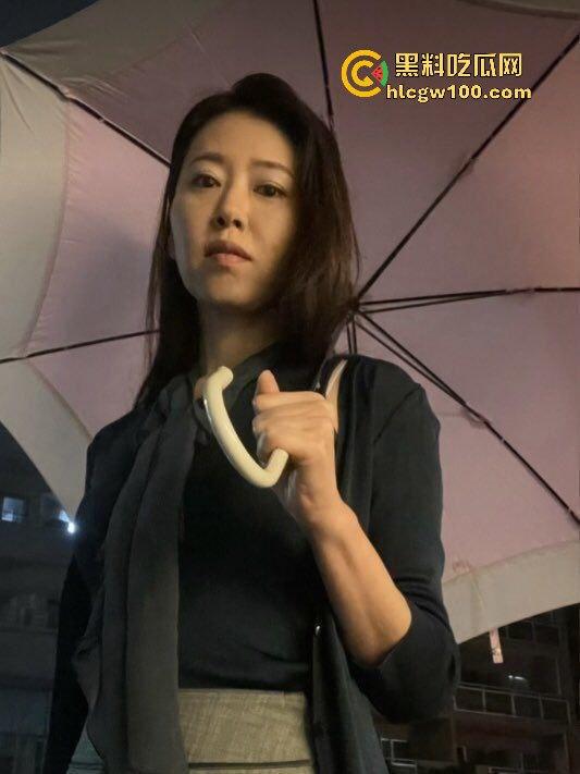 OnlyFans韵味美妇熟女【nanako_sexy】VIP订阅视频流出，情趣自慰掰穴淫荡的成熟韵味，极具吸引人。-1