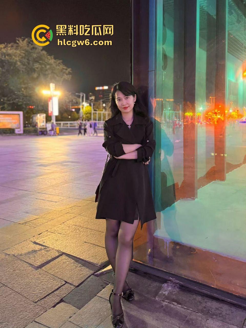 广东反差真实美艳少妇【林嘉玲】性感丝袜和高跟鞋，吕布来了都得射完再走-13