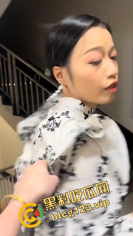 瓜友抓小三现场,广西婊子知三当三!贱人终究逃不过,捉奸现场太文明了?-2